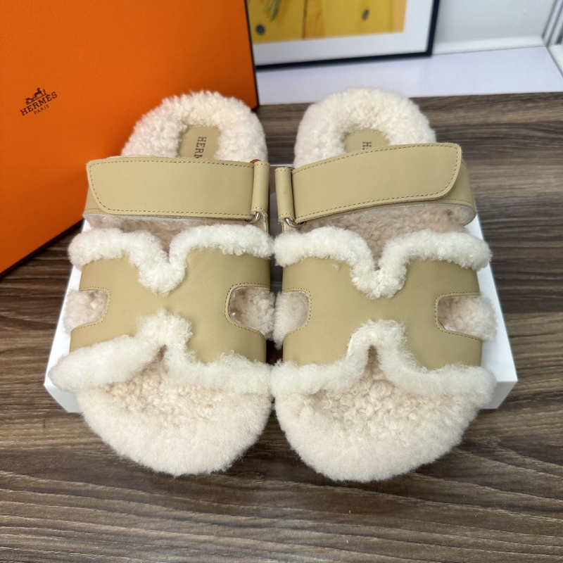 H**mes slippers